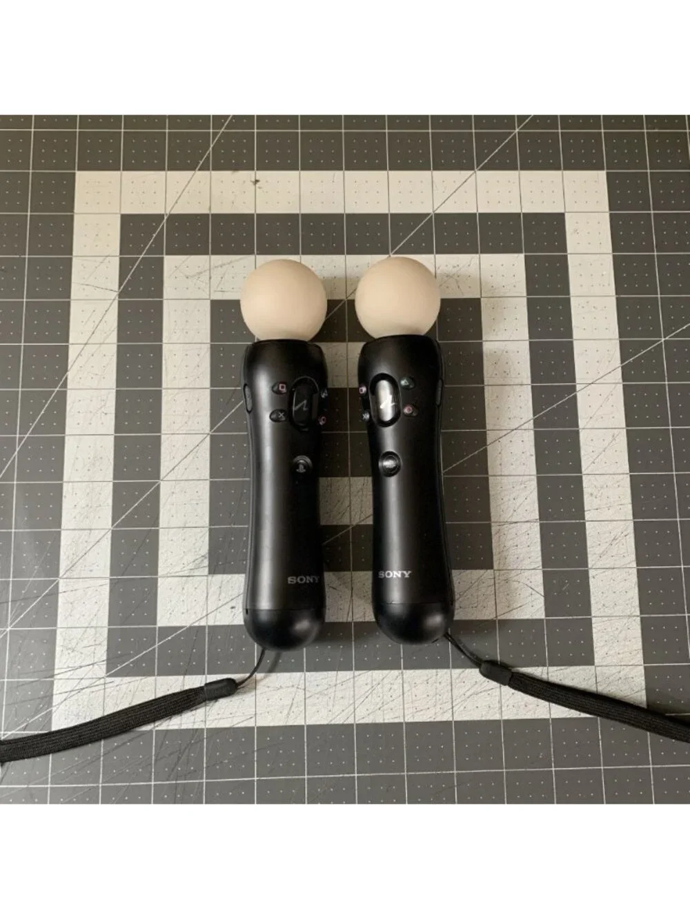 2 x Sony PlayStation Move Motion Controller (CECH-ZCM1U) PS3 PS4 VR, UNTESTED